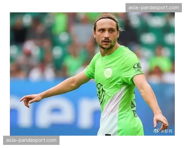 沃尔夫斯堡绝平奥格斯堡,关键进球源自伤停补时阶段的战术角球 沃尔夫斯堡绝平奥格斯堡,关键进球源自伤停补时阶段的战术角球